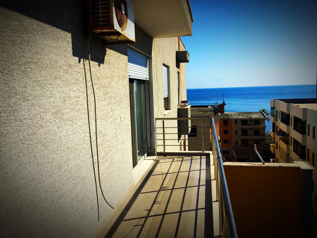 Alexander Rooms & Apartments Durrës Exterior foto