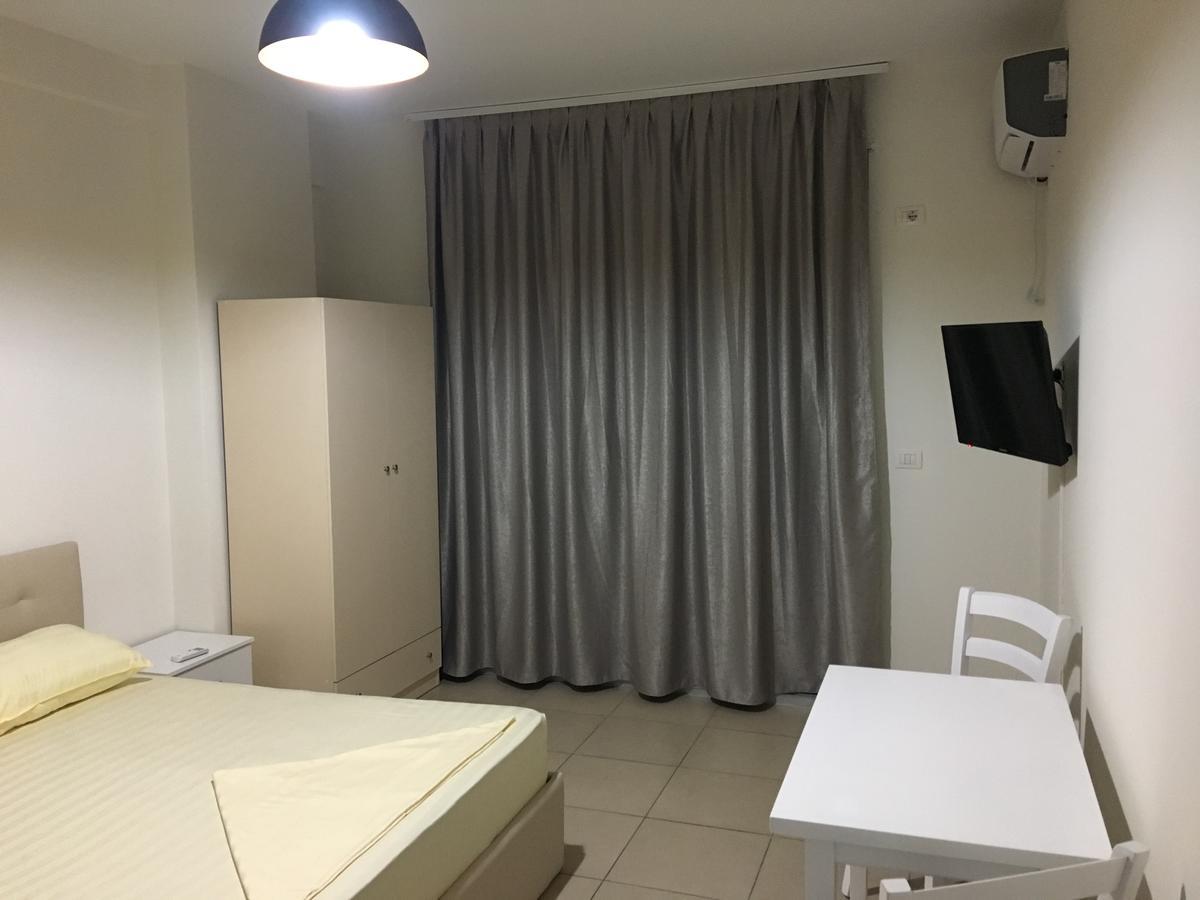 Alexander Rooms & Apartments Durrës Exterior foto